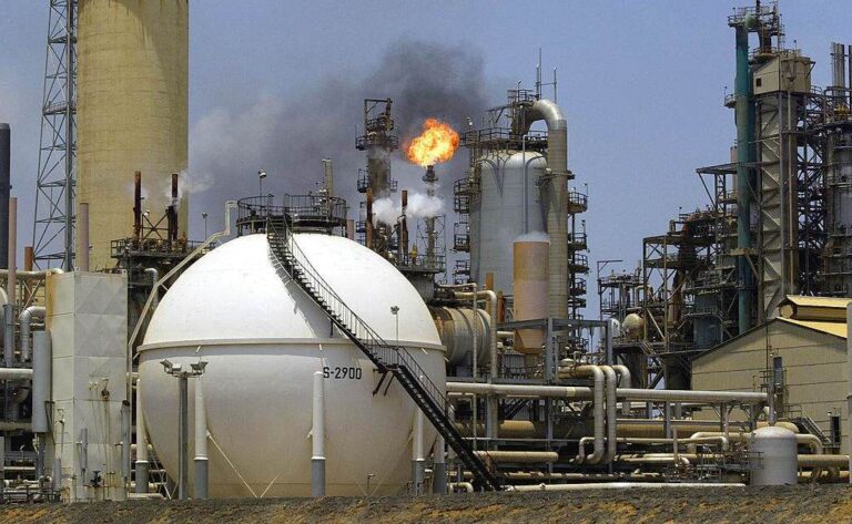 eua-autorizam-que-cinco-petroleiras-retomem-operacoes-na-venezuela