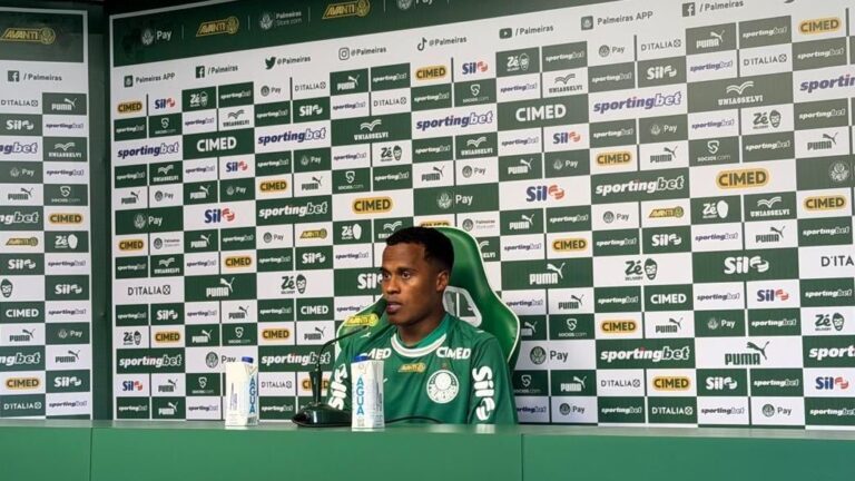 no-palmeiras,-arias-comenta-gramado-e-pede-condicoes-ideais-para-o-futebol