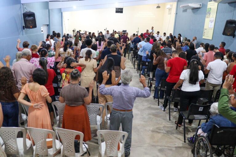 cariri-celebra-35-anos-com-culto-de-acao-de-gracas-marcado-por-fe,-uniao-e-gratidao