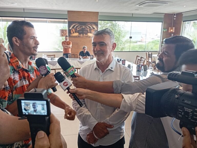 disputa-pelo-palacio-araguaia-afunila,-e-que-se-exploda-o-resto