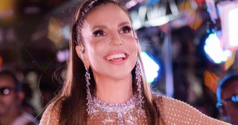apos-acidente,-ivete-sangalo-canta-com-coral-de-mais-de-300-vozes