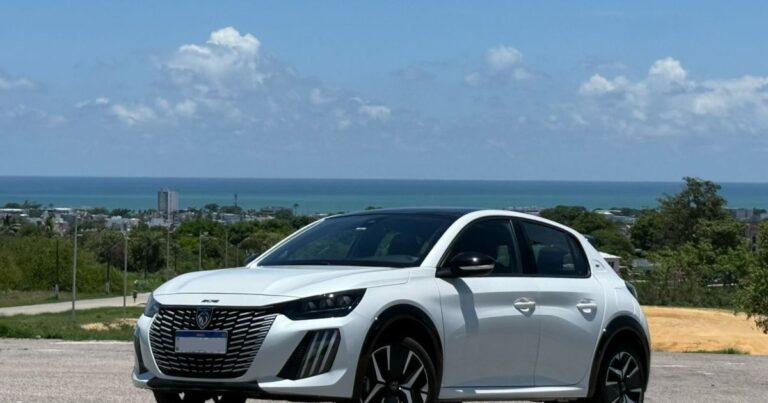 peugeot-208-gt-hybrid:-confira-se-eletrificacao-faz-diferenca-na-cidade