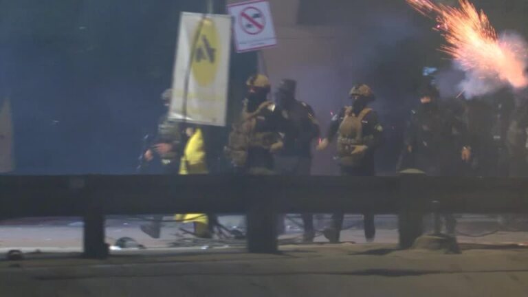 policia-dispara-gas-lacrimogeneo-contra-manifestantes-pro-ira-em-bagda
