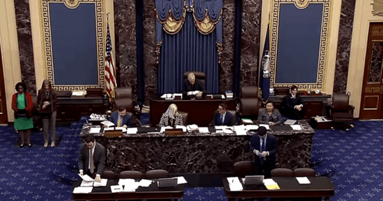 eua:-senado-barra-texto-que-exige-aprovacao-do-congresso-para-ataque-ao-ira