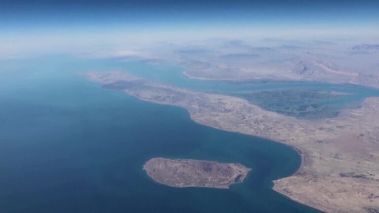 ira-nao-vai-abrir-o-estreito-de-ormuz-para-eua-e-aliados,-diz-especialista