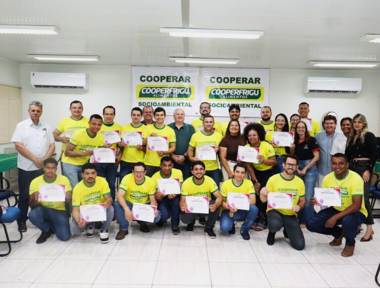 cooperfrigu-realiza-formacao-interna-em-lingua-estrangeira