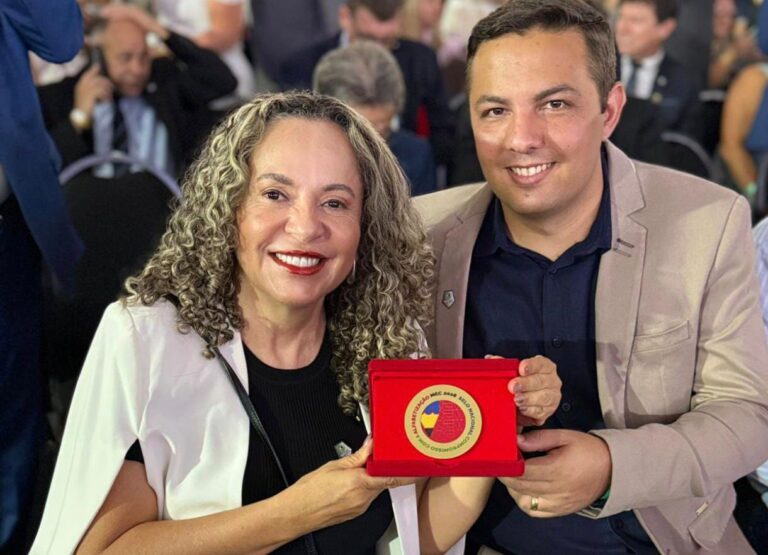 gurupi-recebe-selo-ouro-de-compromisso-com-a-alfabetizacao-em-cerimonia-do-mec-em-brasilia