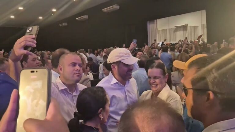 o-tabuleiro-de-2026:-antecipacao-eleitoral-e-o-jogo-de-recados-de-“morde-e-assopra”-na-asscam 