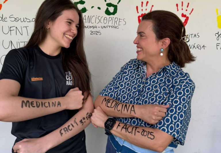 mae-e-filha-realizam-sonho-e-dividem-sala-de-aula-em-curso-de-medicina-no-tocantins