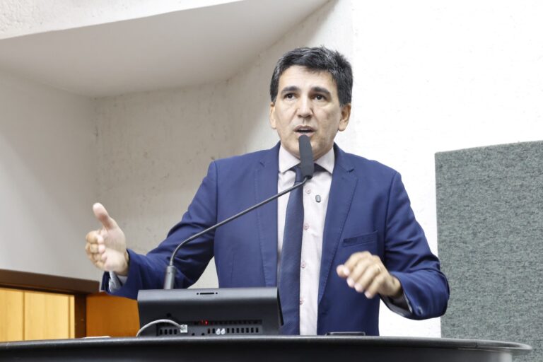 “edital-da-seduc-de-redistribuicao-de-professores-e-uma-armadilha”,-alerta-prof.-junior-geo