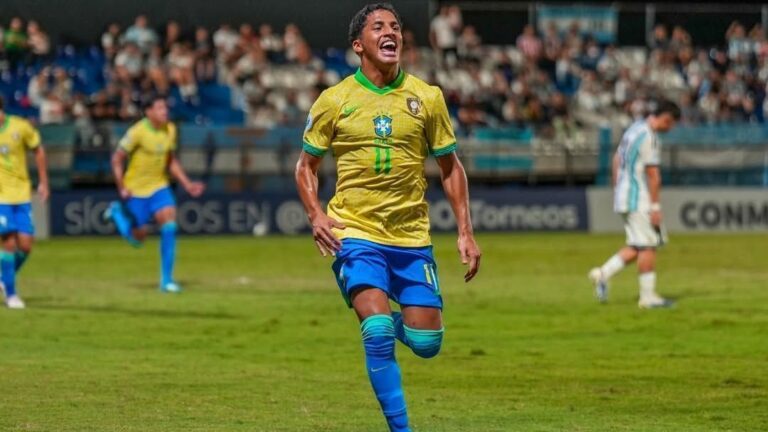 com-dois-gols-de-riquelme,-brasil-vence-argentina-no-sul-americano-sub-17